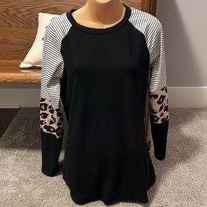Boutique color block arm tee